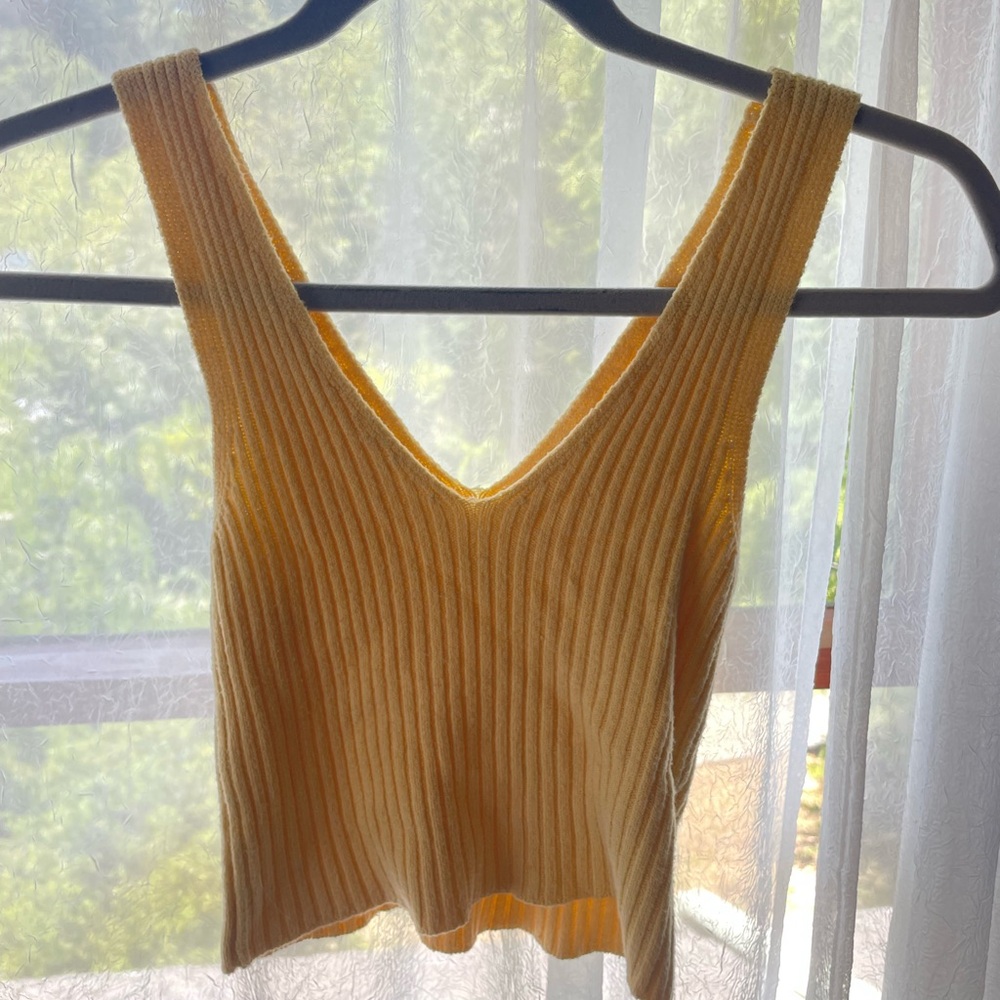 💛Brandy Melville Yellow Ribbed V-Neck Tank💛